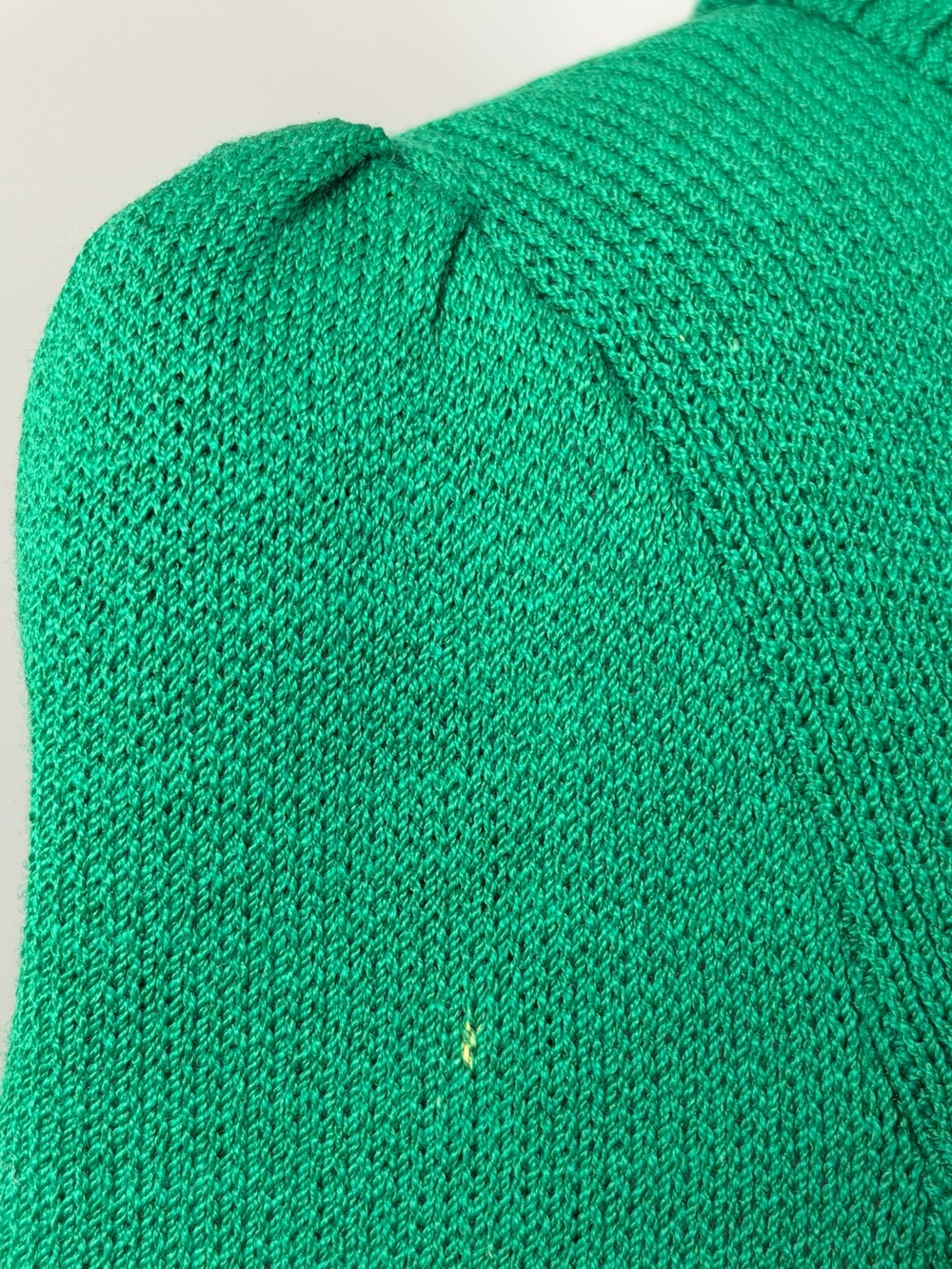 Vintage St John Ribbed Turtleneck Sweater Kelly Green Gold Button Size Small - Picture 11 of 15